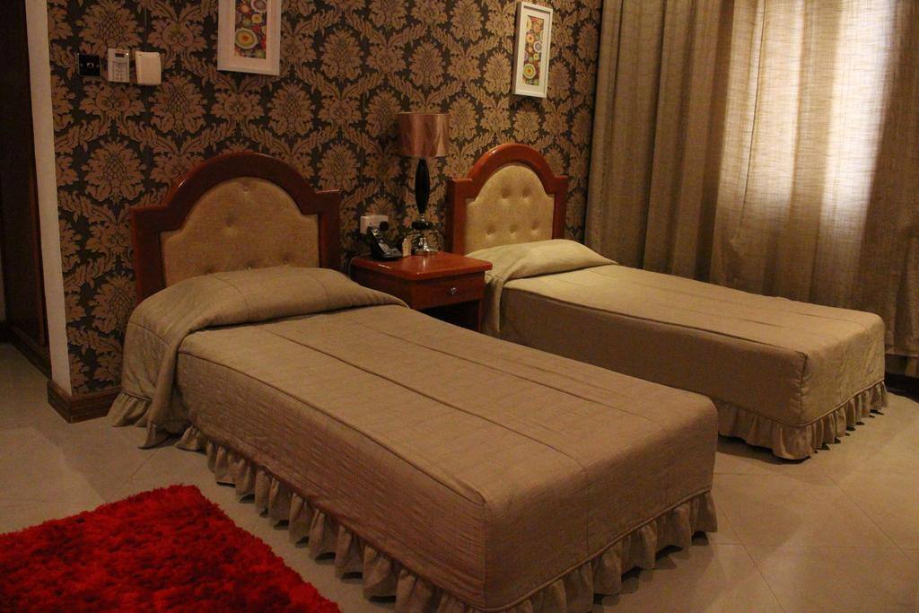 Single Sharing Room