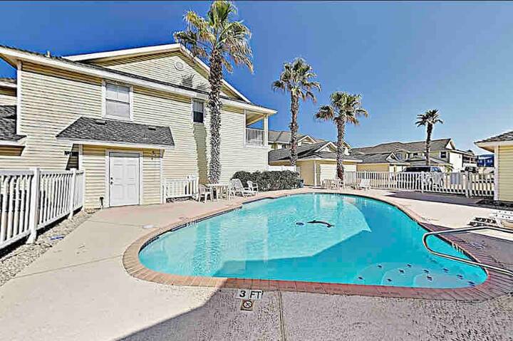 3 Bedrooms Plus Pool Golf Cart q Ping Pong Condominiums For Rent In Corpus Christi Texas United States 3 Bedrooms Plus Pool Golf Cart q Ping Pong Condominiums For Rent In Corpus Christi Texas United States