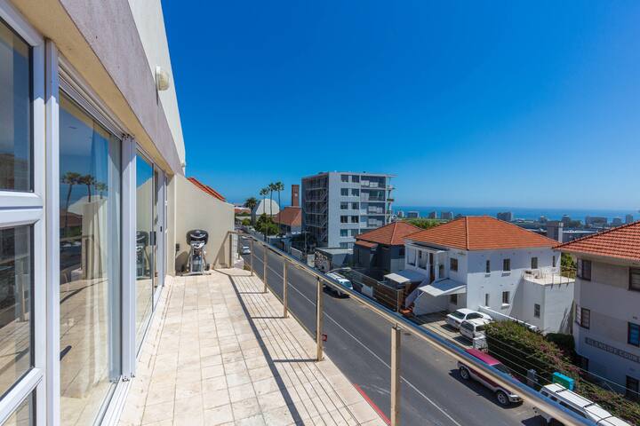 Bright & Spacious Modern Apartment- Green Point gallery image 5