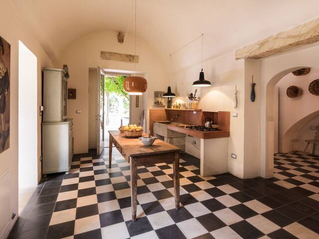 Chic Masseria with pool in a typical Salento town gallery image 3