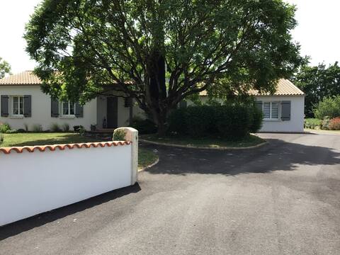 Charming 2-room apartment with parking and terrace, rated 3*