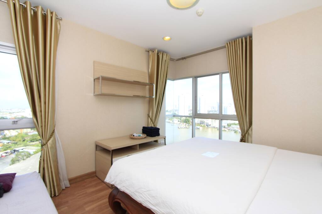Indulged Curve of Chao Phraya River from your own bed
