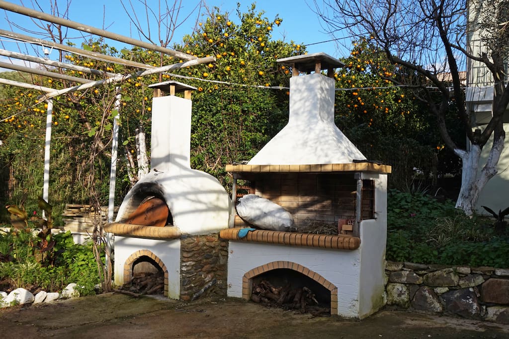 There is a BBQ and a wooden oven in the backyard which you can use as often as you like.