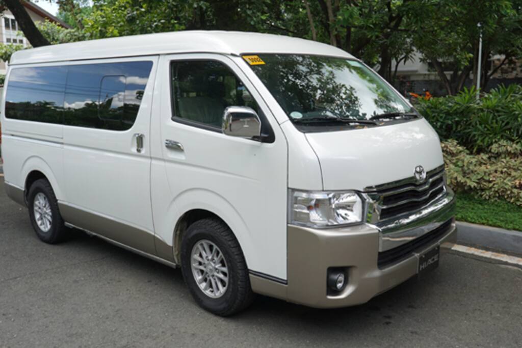 Pick up service @ Narita/Haneda airport cost ¥14000 up to 4 persons.After 4 persons, I'll add JPY1,000 each extra person included toll fee and parking fee.