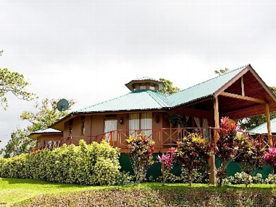 casa lago arenal
Main House (2 BR +attached bath)