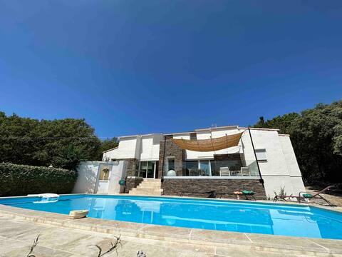 Large villa  overlooking Pic Saint Loup