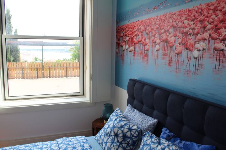 Flores – Triplex in Chiado w/ terrace & parking! gallery image 5