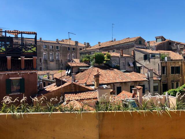 Spacious and bright apt. in the center of Venice gallery image 5