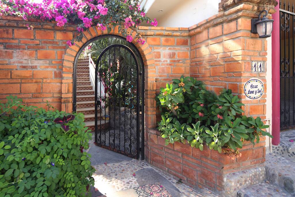 #11 Calle los Cocos Sur
