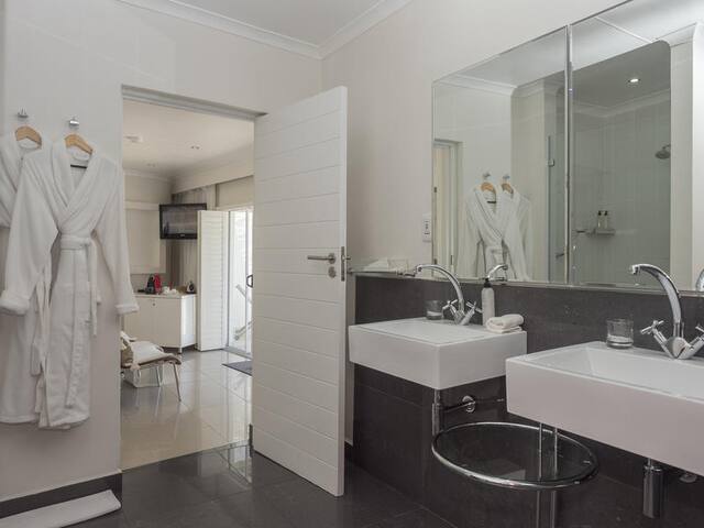 Knysna Paradise Collection managed Airbnb listing 3