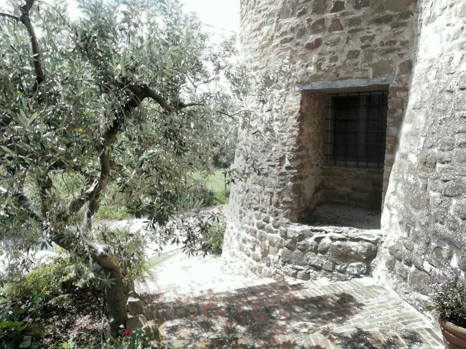 Finestra nella cucina lato torre