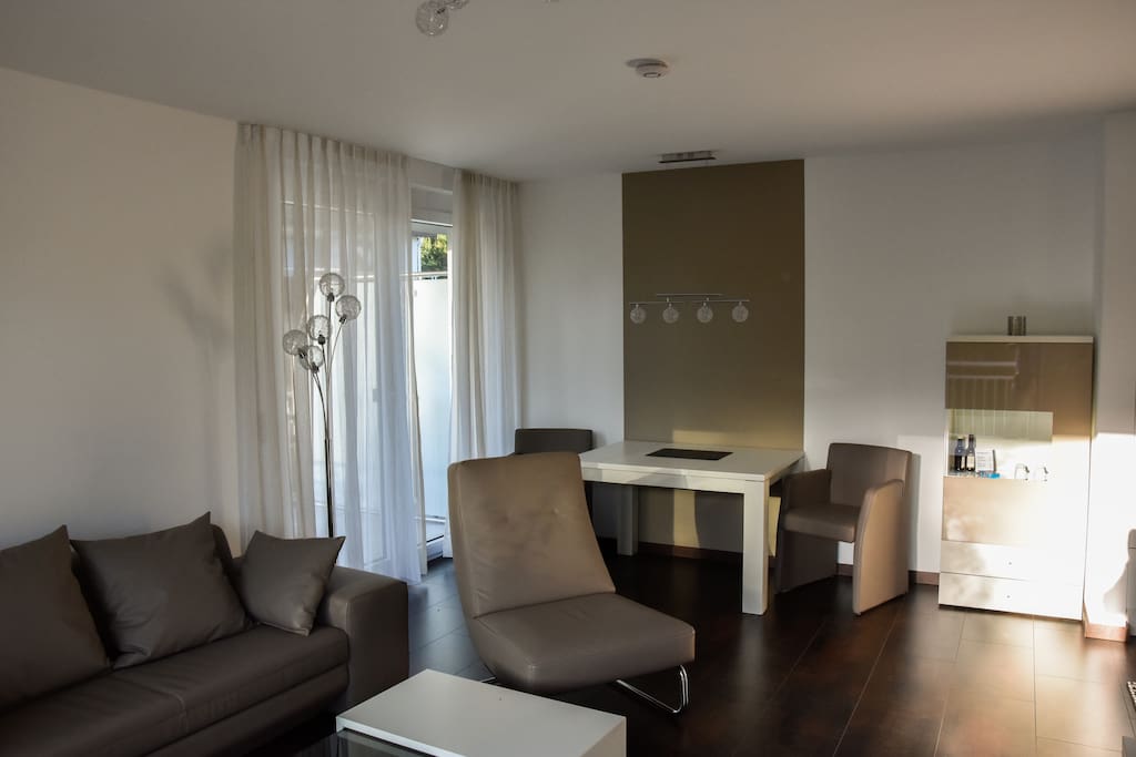 Essbereich mit Zugang Balkon