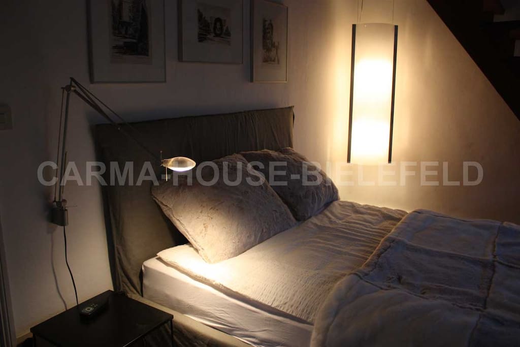 Luxury mattres with electronic adjustable hardnes / Luxusmatratze mit elektronischer Härteeinstellung