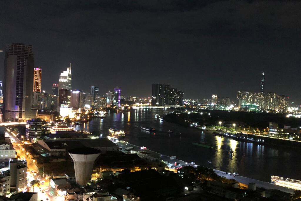 The widest view to entire city landmarks from apt bay windows