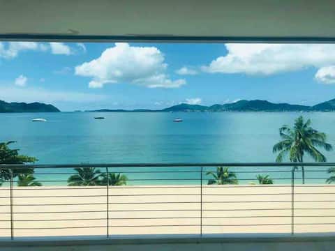 Beachfront 4 beds Penthouse  Breathtaking Sea View