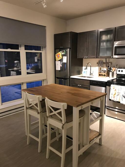 Kitchen & Kitchen Table