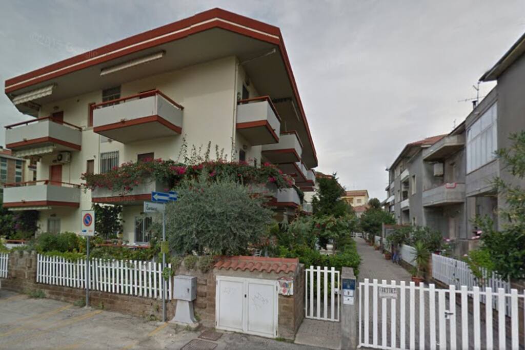 Ingresso all'edificio