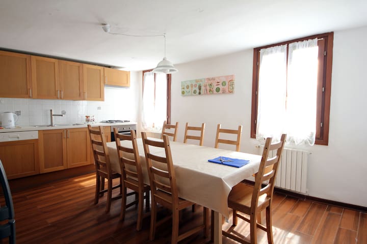 130sqm home for large families groups, Venezia