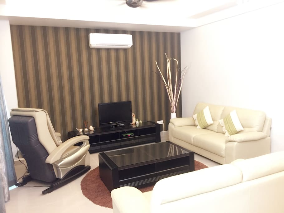Ground Floor
Living Hall
FREE Unifi WiFi, Astro & Hypp TV