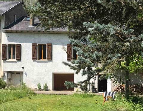 Family cottage with garden. Pyrenees/Ariège