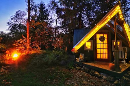 Magical Cozy Vermont Cabin & Sauna