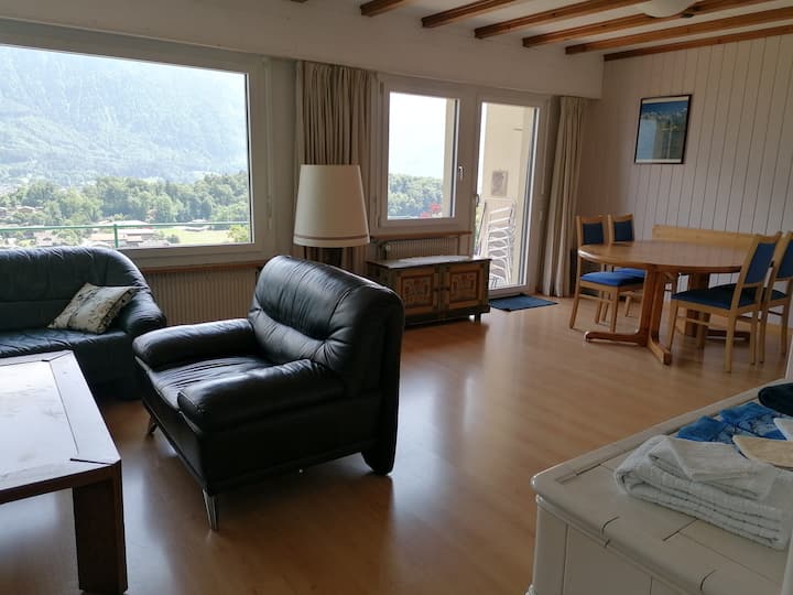 Haus Mit Toller Aussicht Im Grünen - Interlaken
