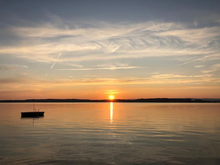Saratoga Lake Cottages