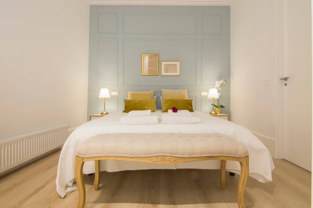 Room 1