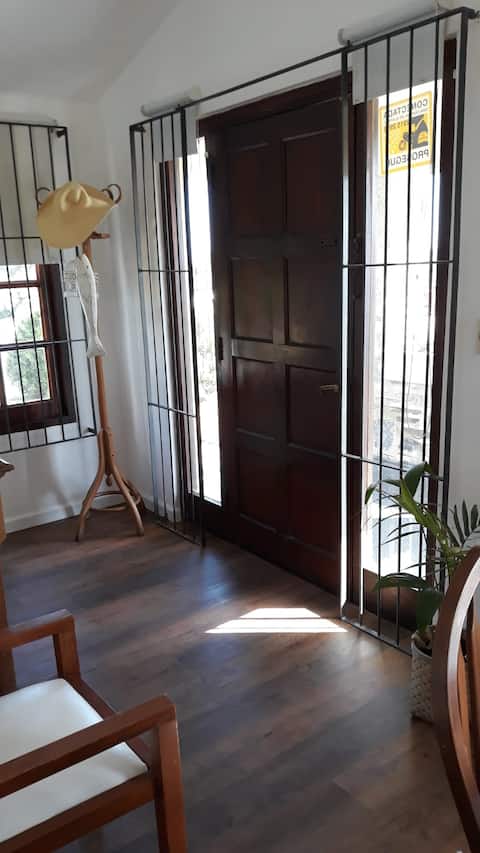 Anuncio de Airbnb popular: BEACHFRONT HOUSE PUNTA DEL ESTE PLAYA MANSA en Pinares Las Delicias
