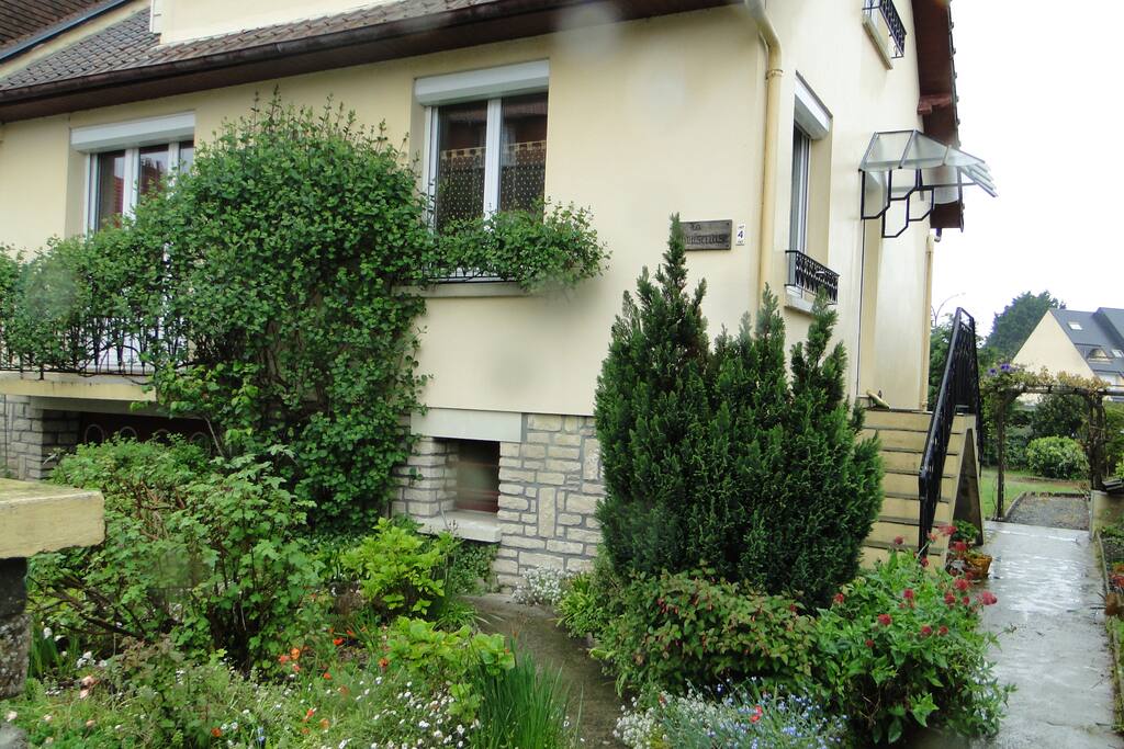 l'entrée par le perron