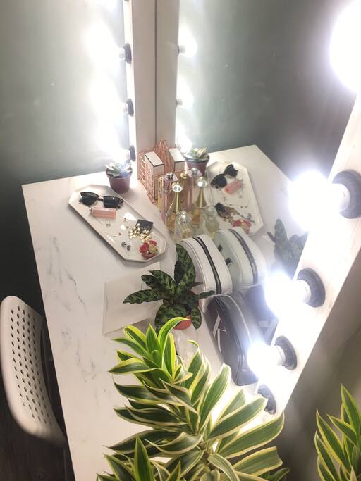 2F Dressing tables/二樓 化妝台