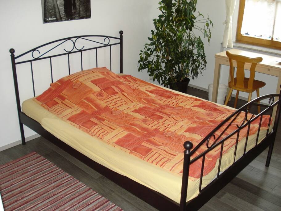 bequemes Bett (1,40m)