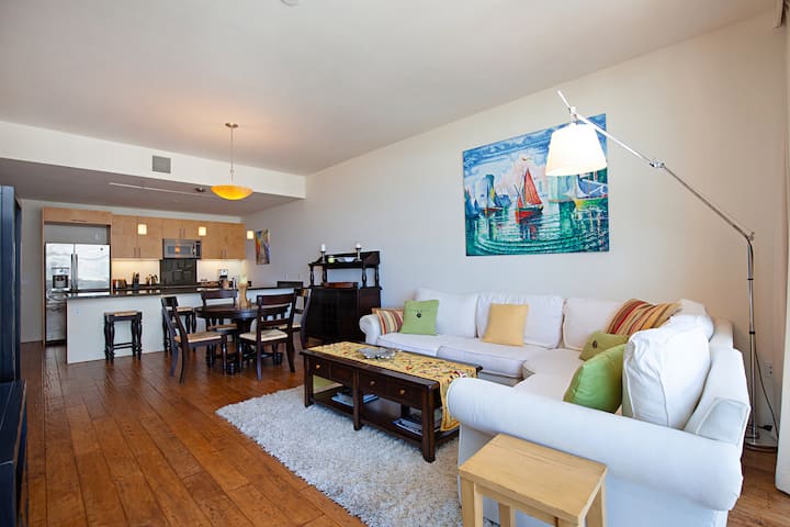 Little Italy> Large One Bedroom> Parking