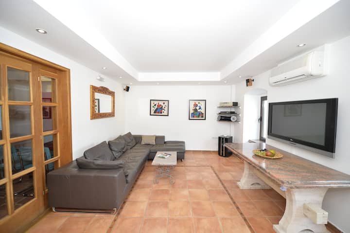 4* Waterfront Villa, Garden Suite, Kotor Bay Views - Kotor