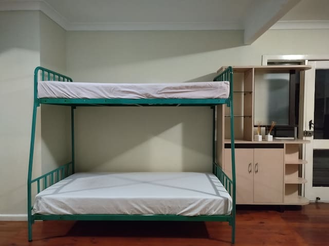 U6 Spacious whole house 1200sqm sleep 18 people