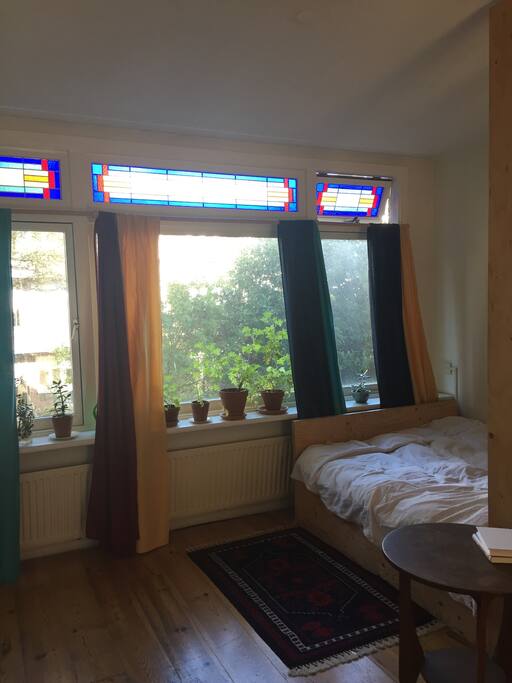 Back room with bed for 2 persons