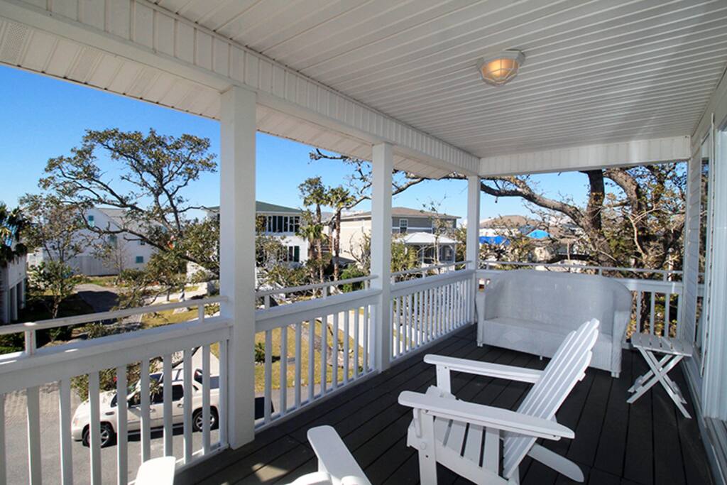 Enjoy coffee or a cocktail on the balconies with a view of Cockspur Lighthouse and the Savannah River entrance.