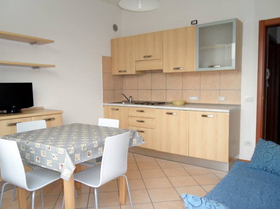 Interno angolo-cucina