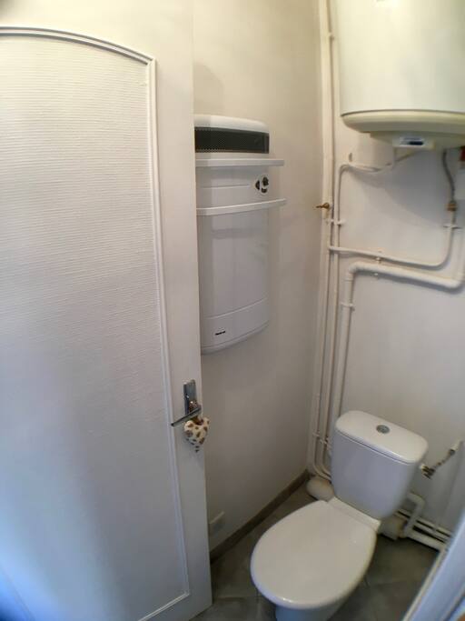 Toilettes (dans salle de bain)