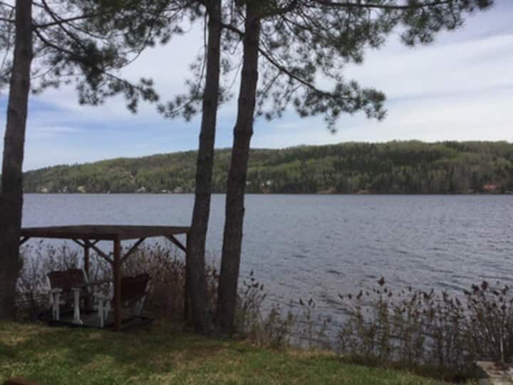 Résidence au bord de l'eau Chalets à louer à SaintFélixd'Otis, Québec, Canada Airbnb
