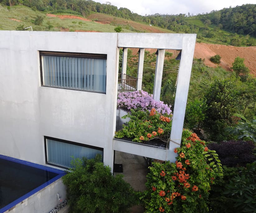 External view of the upper & lower guest rooms