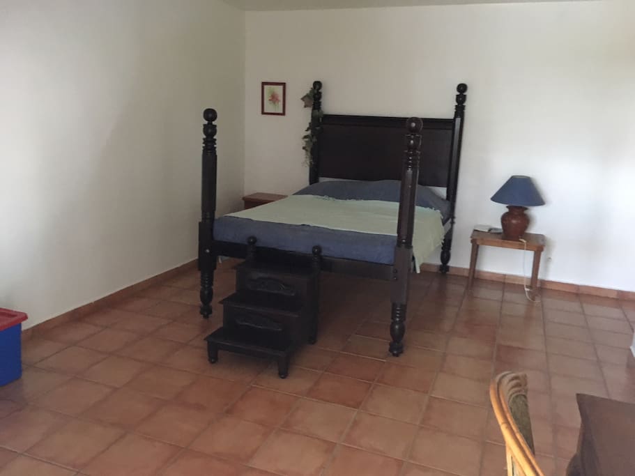 Queen size bed