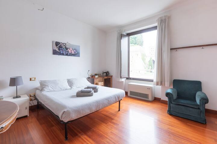 BigFamilyFlats-Sistine Chapel – 16 pax – 8 rooms gallery image 2