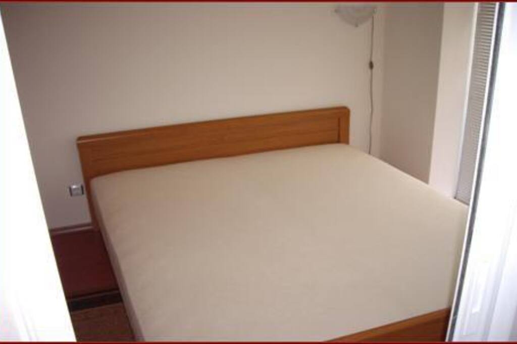 1 Queen Bed - room with balcony acsses