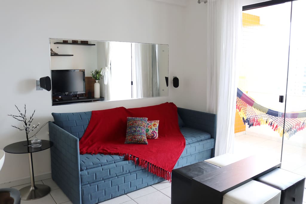Living room and balcony (sala de estar e varanda)