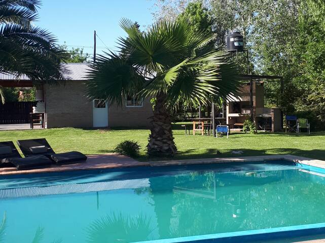 CASA QUINTA ALOJAMIENTO. AEROPUERTO.