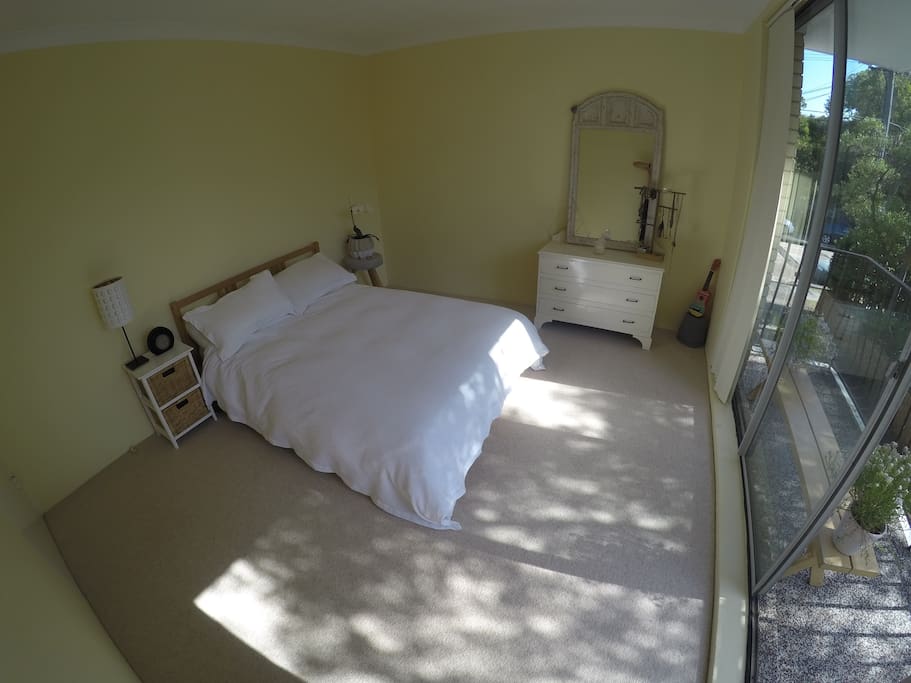 Large double bedroom.