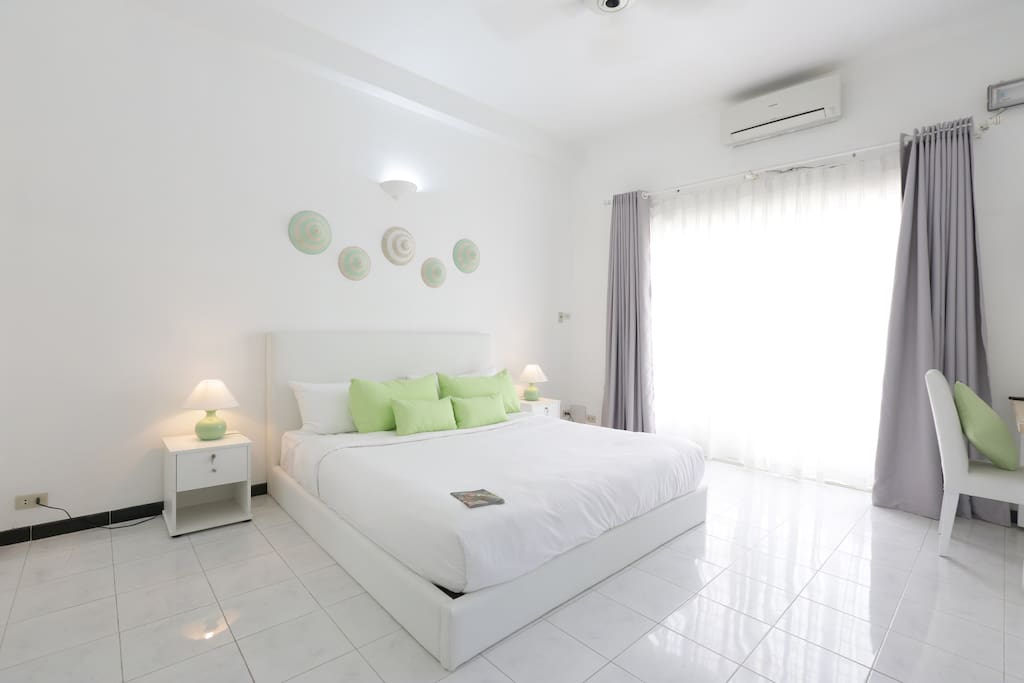 Spacious, Bright and Outward-facing room.