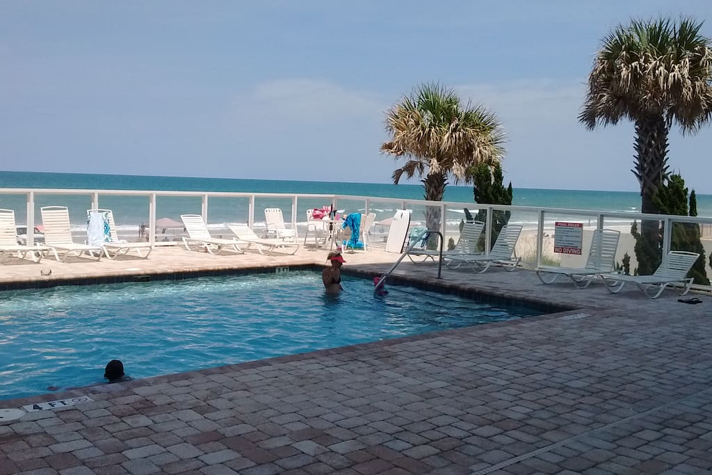 oceanfront pool
