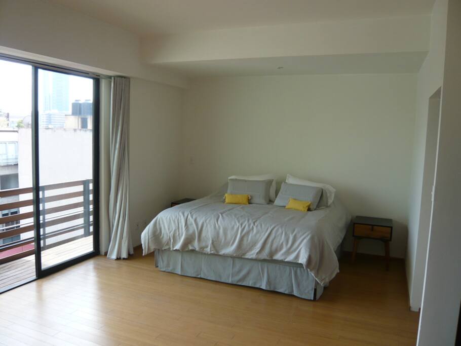 King size Bed